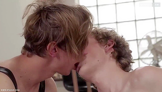 Timmy Williams John Hardy Lose Control in Raw Twink Gangbang Chaos - 18+