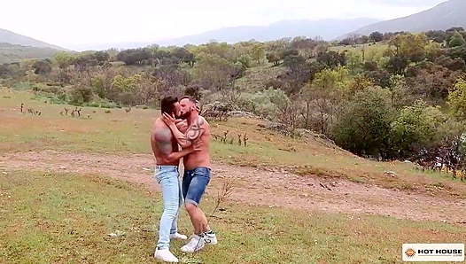 Martins Scorching Summer Fling: Wild Outdoor Sex with Antonio Miracles – 18+