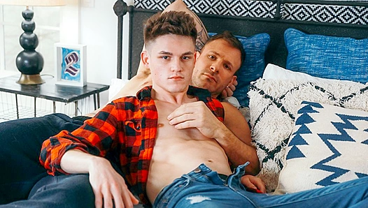 Daddy AustinWolfs Massive Cock Stretches AveryJones Hungry Little Twink Hole Wide Open –