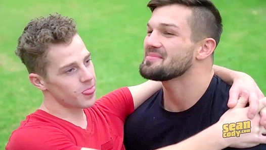 Brysens Lustful Descent: Devouring Robbie Deep Raw in SeanCody Exclusiv