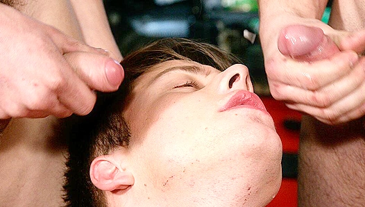 Steamy Bareback Threeway: Thomas Dyk Shares His Hung Stud with a Thick-Beefed Bottom – 18+