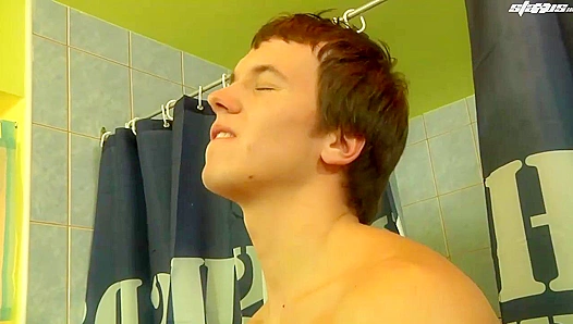 Nicolas Cruz Takes Charge: Steamy Raw Threesome with Tom Nutt - Twink Anal Devouring