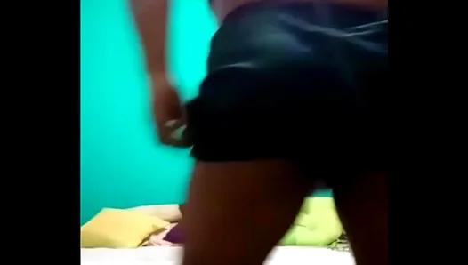 Slick Sultry Ebony Hunk Gets Down with Big Booty Live Cam – Bumblebutt Heat 18+