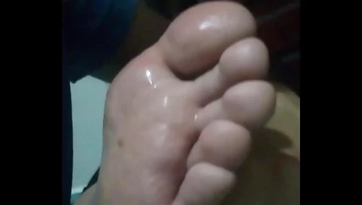 Sizzling Sole Adoration: Feet-on-Face Kisses Ignite Steamy Gay Action – 18+