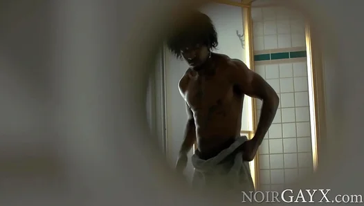Caught in the Act: Mesmerized by Thick Daddys Steamy Shower Exposure