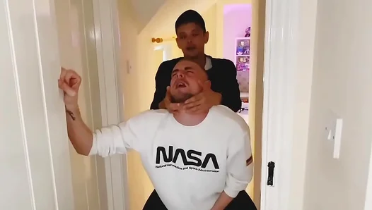 Steamy Gay Blow Job Escalates into Passionate Pound-Fest – XXXTUBE 18+