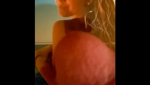 Beach Babe Exposes Herself for Scorching Self-Love, Fulfilling Milfy Lust