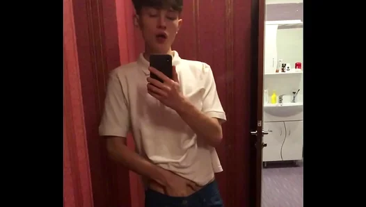 Dreamy 18-Year-Old Wanks Thick 23cm Cock, Teases with Mirror Blowjob – DreamBoy 18+
