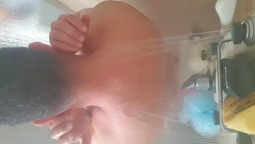Richard Bunnyy Slicks Up in the Steamy Shower - Hands-On Solo Fun Starts Now! –