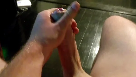 Big Dick Amateurs Explosive Solo: Shooting a Huge Load – XclusiveGayXXX