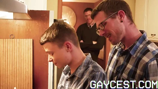 Austins Triple Threat: Steamy Stepdad Threeway Debut – TinyGays 18+