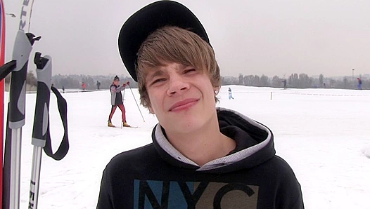 Bieber Lookalike Swallows Load to the Hilt in Lewd Stretch Position - XXXGay 18+