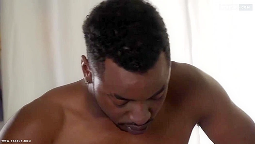 Marcus Fucks Martin Raw in Steamy Interracial Threeway Session – GayXXX