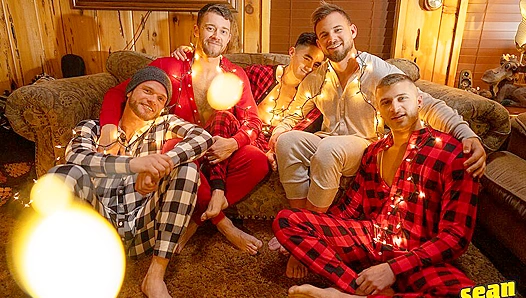 Cabin Fever Unleashed: Hung Twink Hotties Engage in a Raw, Animalistic Orgy - Sean Codys