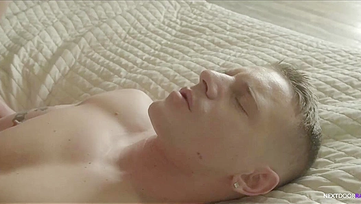 Neighbors Ignite: Gunner Elyes Steamy, No-Holds-Barred Fuck Session
