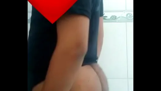 Scorching Amateur Threeway: Hung Guys Thrill With Deep-Throat Blowjobs, Raw Anal Rides