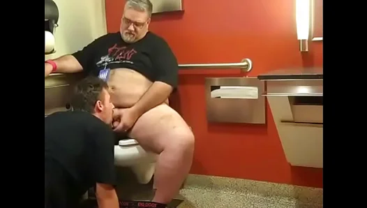 Raw Rides Deep Thrusts: Hung Amateur Bucks Tight Hole in Wild Blowbang Frenzy – FreshMeat