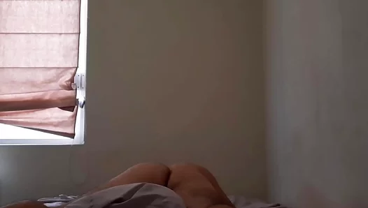 Amateur Buddies Share Steamy Pillow Ride: Intimate Solo Pleasure for Your Eyes –