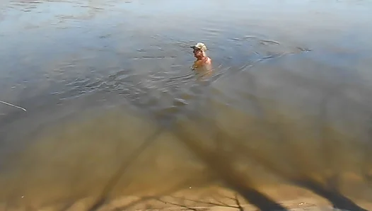 Freezing Yet Fiery: Icy River Rendezvous Exposes Bare, Brawny Bodies – TinyGays 18+