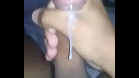 Quarantined and Desperate, Solo Thrusts Drive Him Wild on Drenched Sheets – TinyGays 18+
