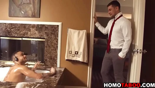 Stepbrothers : Furious Lust Ignites After Bitter Rivalry – GayPornHeat 18+