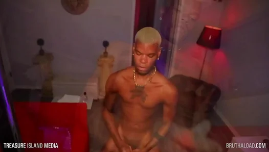 Incredible Ebony Solo Show: Masterful Self-Suck Skills On Display
