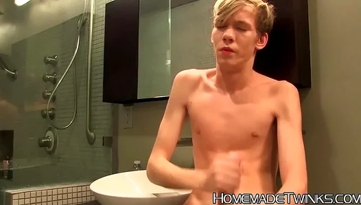 Tylers Intense Solo: Thick Cock Thrusts Spurts in Lewd Bedroom Display – 18+