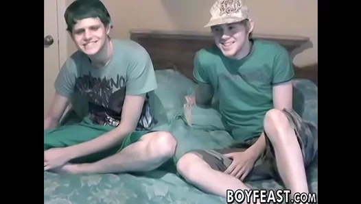 Steamy Threesome: Nathans Passionate Ride with Blonde Twink After Sizzling Makeout
