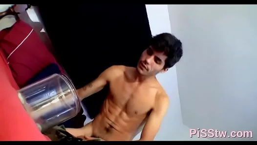 Savoring the Smoke: Skilled Chef Devours Mans Huge Cock with Fiery Oral Passion –