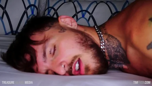 Riding Orgasmic Bliss: Tattooed Titans Beefy Cock Demands Devotion