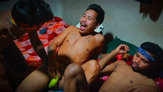 College Cravings Heat Up: Flirty Pics Lead to Wild Backdoor Fun – 18+