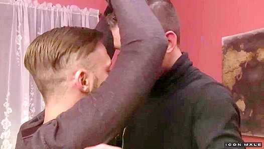Steamy Gustavo Logan Moore Barebacks Moore Wildly - GayPulse 18+