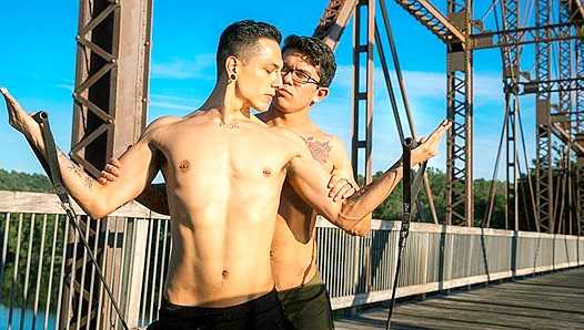 Sun-Kissed Lust Ignites: Mateos Raw Outdoor Hookup with CockyBoys 18+