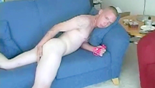 Sweaty Thighs and Hungry Eyes: Keiths Thirst-Quenching Jerk Session – GayPornQuest 18+
