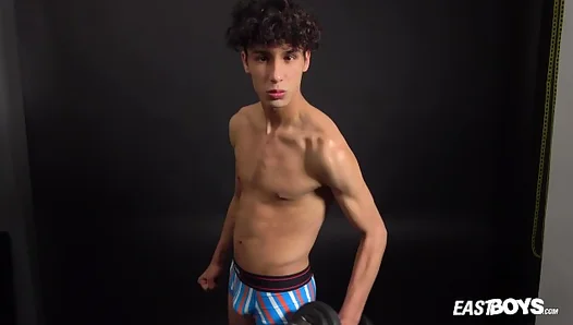 Exposing Every Inch Live: Daring Young Twink Shows Off His Svelte Teen Form – 18+