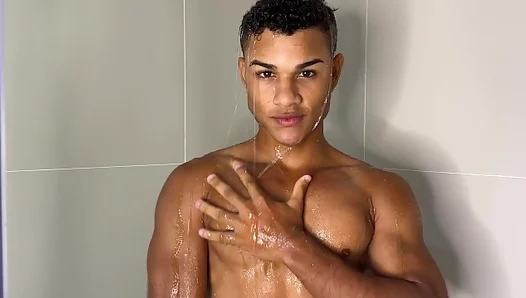 Sweaty Muscle Worship: Beisel Prixes Throes of Pleasure During Intense Solo Exercise –
