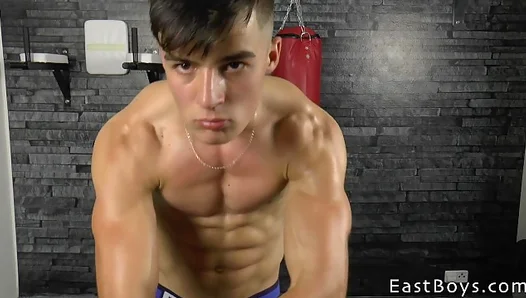 Kent Shows Off Chiseled Body in Sizzling Gay Audition - Steamy Muscular Sex
