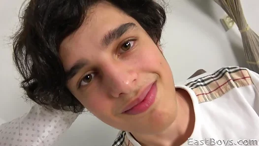 Renato Romanis Sizzling Blowjob Audition: A Lewd Display of Oral Devotion – GayCastingX