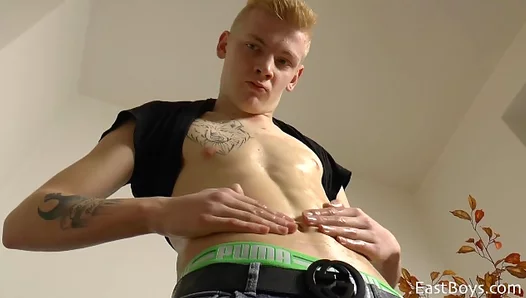Teen Dreamboys Rousing Solo Session - Handsy Young Buck Works Up a Steamy Load