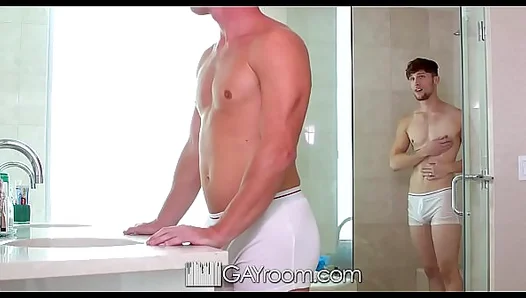 Steamy Afterglow: Scott Riley Devours Zee Knoxs Musky Cock in Post-Fuck Shower - GayRoom