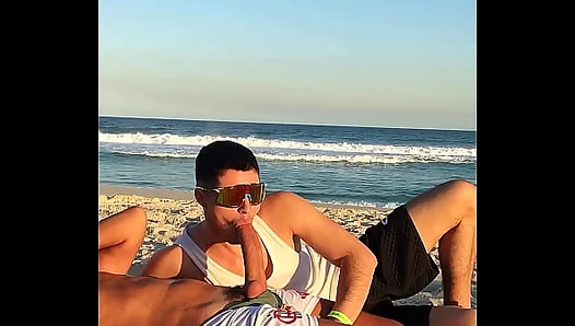 Beachside Raw Fuck: Slim Tops Massive Black Cock Devours Youthful Hole – 18+