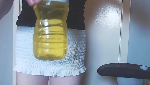 Dainty Boys Risky Public Pissing Show, Exposing his Tiny Pink Hole