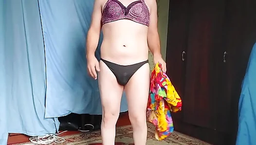 YouTubers Secret Identity Revealed: Sexy MTF Cougars Busty Booty Exposed on Live Cam