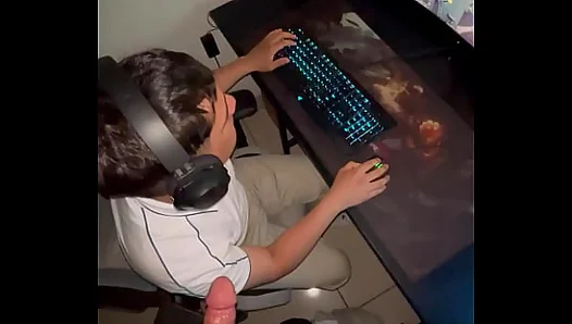 Savoring Cock Between Gaming Sessions: Bi Buddys Hard-On Fuels Steamy Action