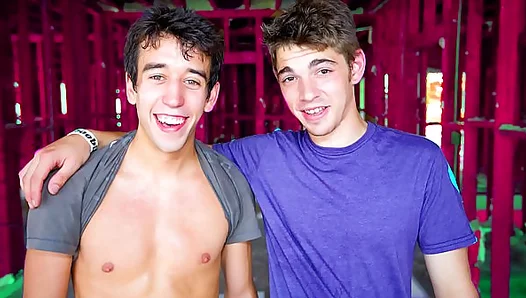 Steamy Escort Encounter: Adorable Twinks Paid for Pleasure – GayXXX 18+