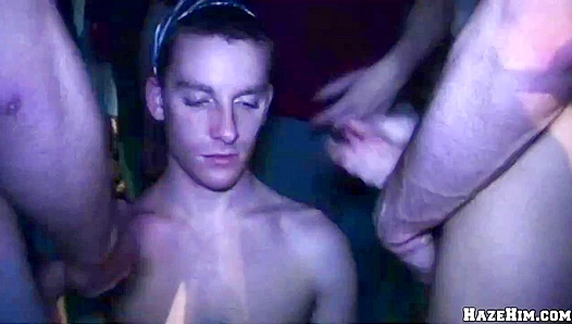 Steamy Circle Jerk Builds to a Creamy Explosion on His Face – HazeHim
