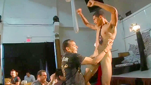 Muscular Strippers Thick Cock Worshiped by Eager Fans at Sizzling Orgy – HotSauced 18+