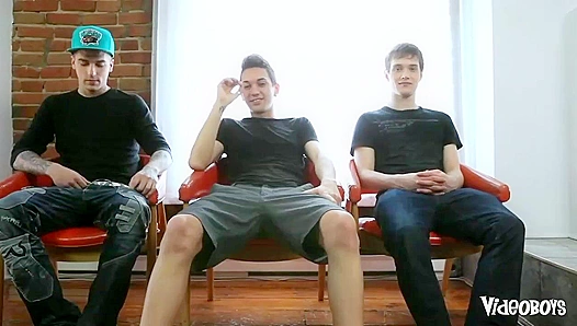 Three Hotties Face Off in a Thrilling Race to Cum First