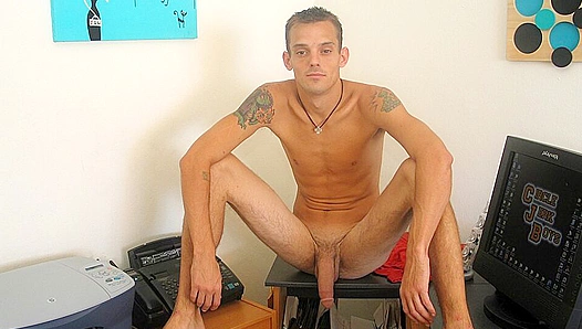 Justins Electric Touch Sets Off Intense Orgasms Among Brotherhood of Jerking Off Buddies