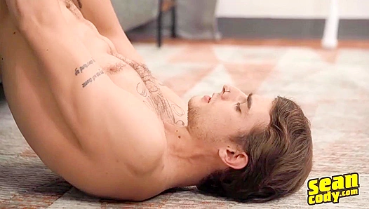 Painted Pretty: Football Hunk Seans Steamy Cum Release – JocksLoad 18+